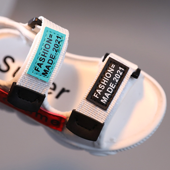 Detské plážové sandále s uzavretou špičkou, látkový vrchný materiál, zapínanie na suchý zips, mäkká gumová podrážka, protišmyková podrážka