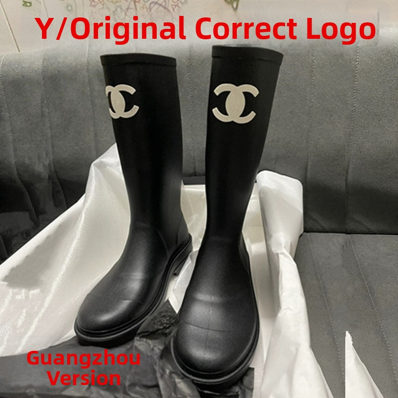 Moteriški atsparūs lietaus batai, vandeniui atsparūs su vidutinio aukščio vamzdeliu, apvalia nosimi, stora padas, vidutinio aukščio kulnas (3–5 cm)