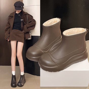 Cizme de ploaie pentru femei din PVC - gambă joasă, construcție îngroșată, toc mic de 1–3 cm, model monocrom