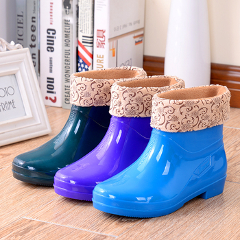 Ženske vodootporne čizme za kišu – fleece podstava, kratka visina, niski pet 1–3 cm, plastični gornji dio