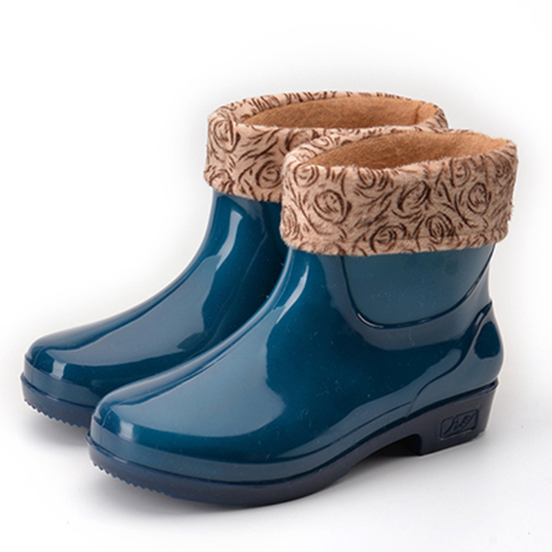 Ženske vodootporne čizme za kišu – fleece podstava, kratka visina, niski pet 1–3 cm, plastični gornji dio