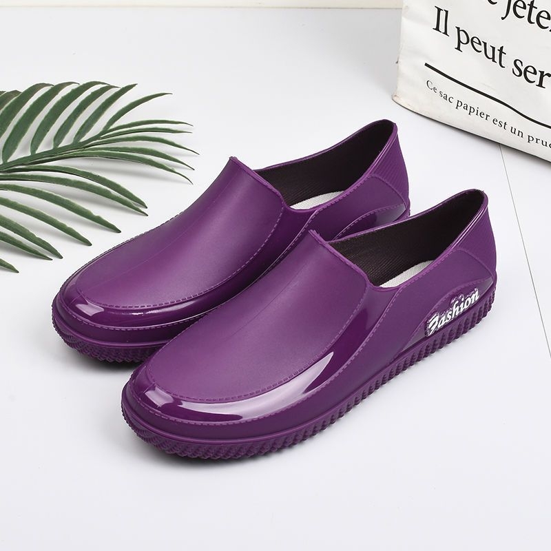 Cizme de ploaie pentru femei, joase, din PVC, căptușite cu blăniță, talpă antiaderentă, slip-on, toc mic 1–3 cm