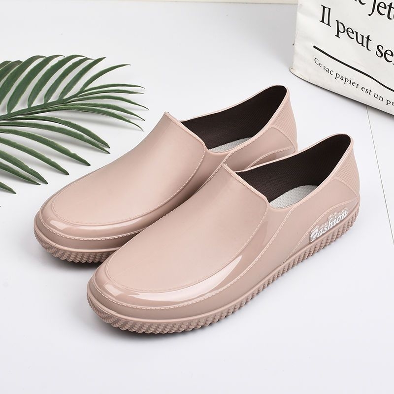 Cizme de ploaie pentru femei, joase, din PVC, căptușite cu blăniță, talpă antiaderentă, slip-on, toc mic 1–3 cm