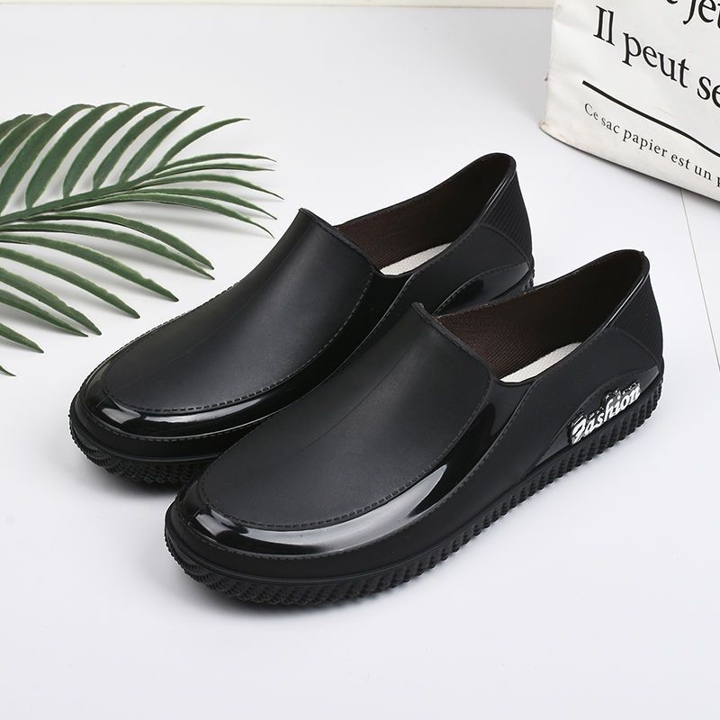 Cizme de ploaie pentru femei, joase, din PVC, căptușite cu blăniță, talpă antiaderentă, slip-on, toc mic 1–3 cm