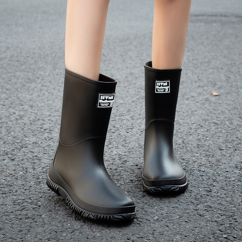 Ženske kišne čizme od PVC-a, vodootporne i protuklizne, srednje visine oko 25 cm, bez vezivanja, Slip-on