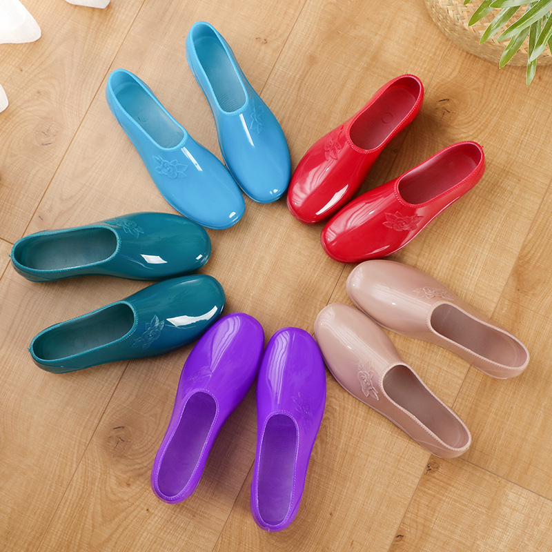 Ghete de ploaie pentru femei, talie joasă, partea superioară din PVC, toc mic 1-3 cm, vară