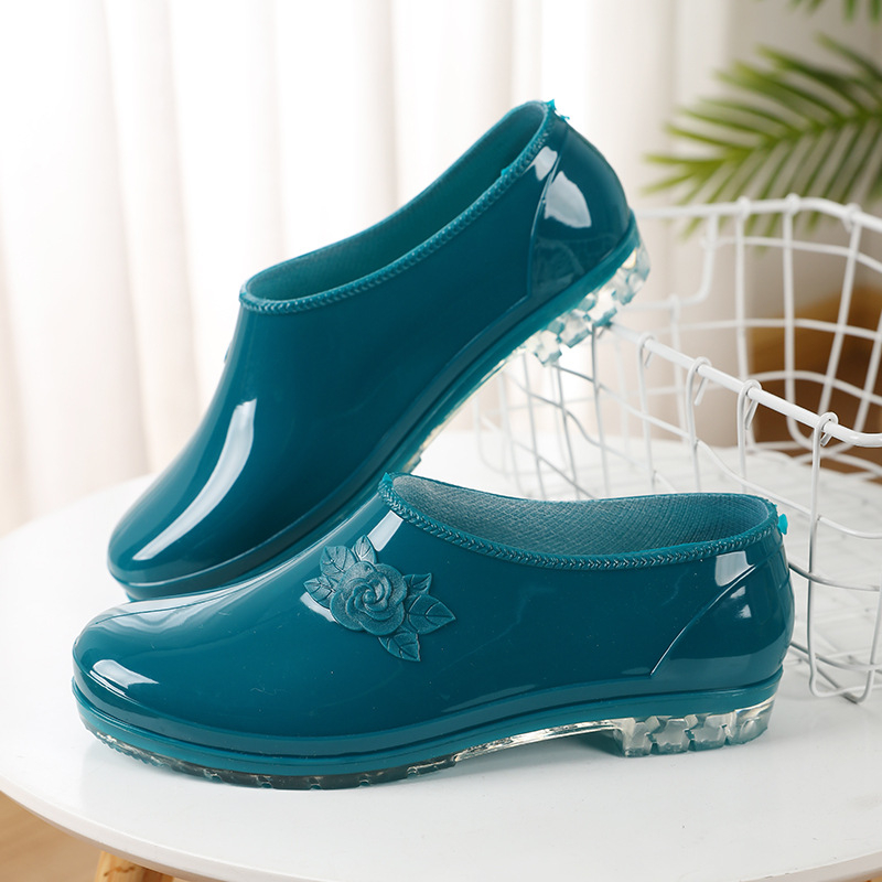 Ghete de ploaie pentru femei, talie joasă, partea superioară din PVC, toc mic 1-3 cm, vară