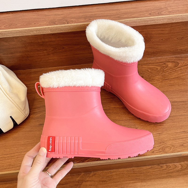 Női esőcsizma PVC felsőrész, rövid szár, alacsony sarkú 1-3 cm, minden szezonban viselhető, egyszínű