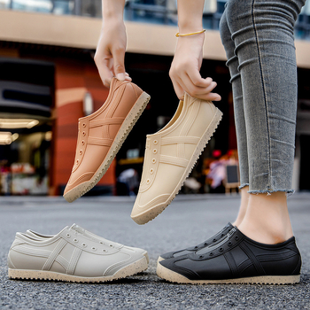 Női vízálló esőcipő alacsony felsőrésszel, PVC felső rész, vastag talp, lapos sarok, minden évszakra