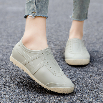 Női vízálló esőcipő alacsony felsőrésszel, PVC felső rész, vastag talp, lapos sarok, minden évszakra