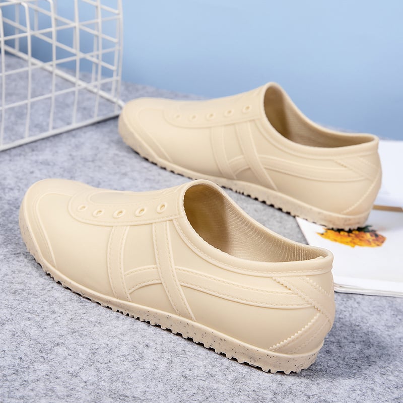 Női vízálló esőcipő alacsony felsőrésszel, PVC felső rész, vastag talp, lapos sarok, minden évszakra