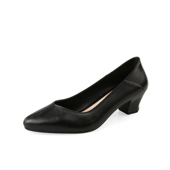 Női PVC esőcsizma egyszínű, középmagas sarok 3–5 cm, középmagas szár, alkalmas őszre, télre és tavaszra