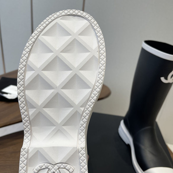 Női EVA esőcsizma, magas szárú kivitel, 3–5 cm sarka, mind az évszakokra használható