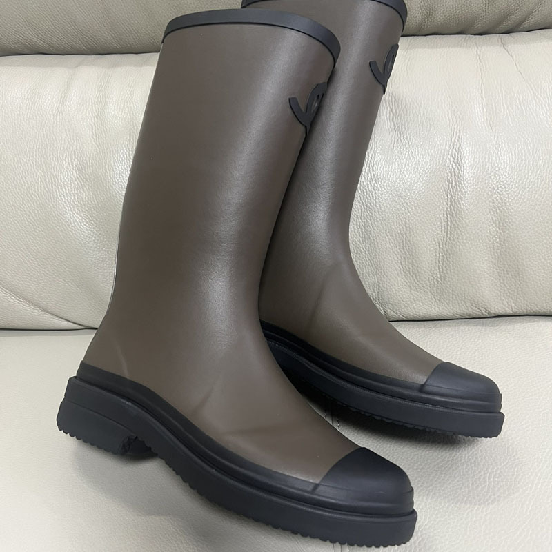 Női EVA esőcsizma, magas szárú kivitel, 3–5 cm sarka, mind az évszakokra használható