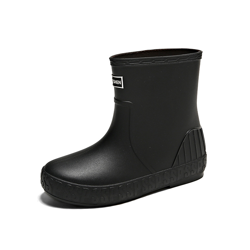 Ženske kišne čizme, srednje duljine potkoljenice, PVC gornji dio, ravni pet, pogodne za sve sezone