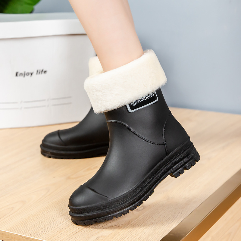 Ženske kišne čizme srednje visine, vodonepropusne, mekana potplata, PVC gornji dio, korejski stil