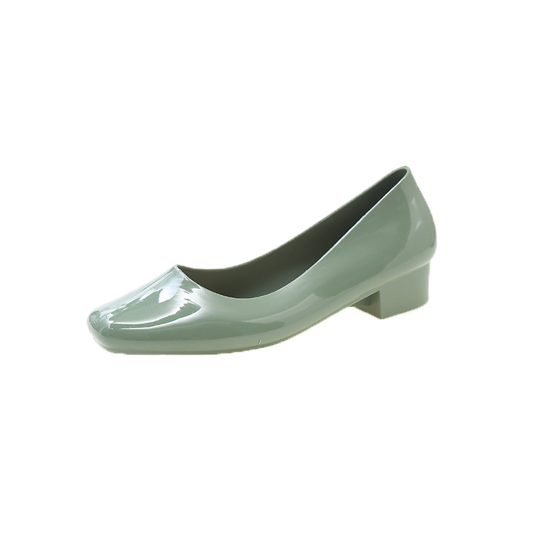Ženske vodootporne čizme za kišu - niski otvor, niski pet (1-3 cm), gornji dio od PVC-a u jednom komadu, pogodne za sve sezone