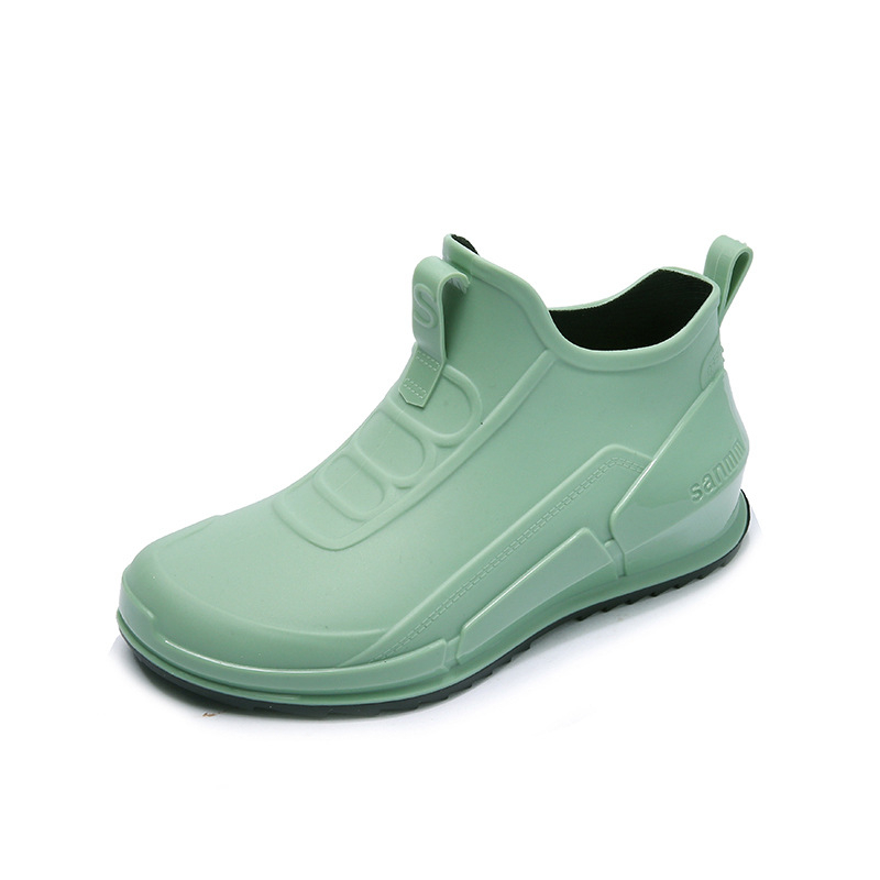 Ženske kišne čizme PVC gornji dio, protuklizna potplata, niski cilindar, plosni pet, slip-on dizajn