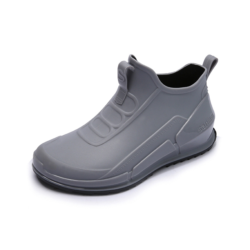Ženske kišne čizme PVC gornji dio, protuklizna potplata, niski cilindar, plosni pet, slip-on dizajn