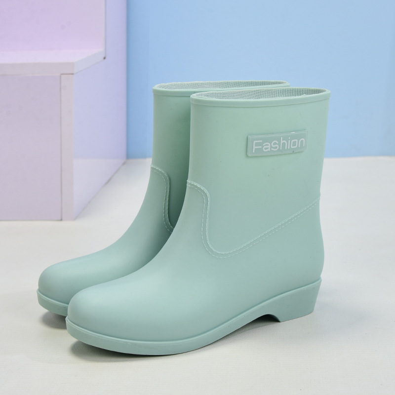 Ženske kišne čizme od PVC-a, srednje visine, niski pet (1–3 cm), za četiri sezone