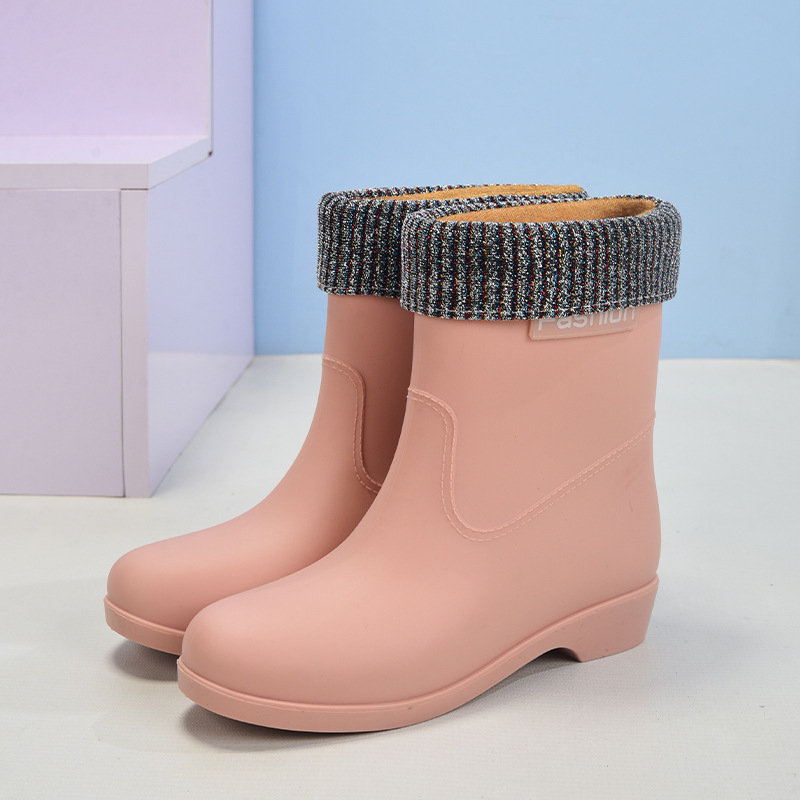 Ženske kišne čizme od PVC-a, srednje visine, niski pet (1–3 cm), za četiri sezone