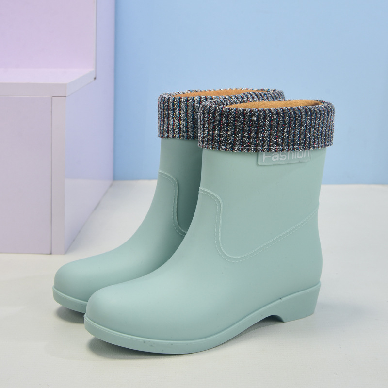 Ženske kišne čizme od PVC-a, srednje visine, niski pet (1–3 cm), za četiri sezone