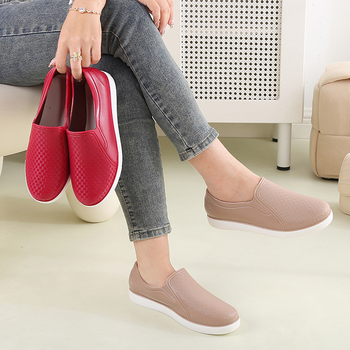 Ghete de ploaie pentru femei - partea superioară din PVC, gambă joasă, model grilă, toc plat, stil zilnic