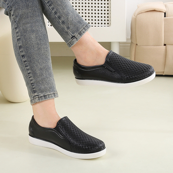 Ghete de ploaie pentru femei - partea superioară din PVC, gambă joasă, model grilă, toc plat, stil zilnic