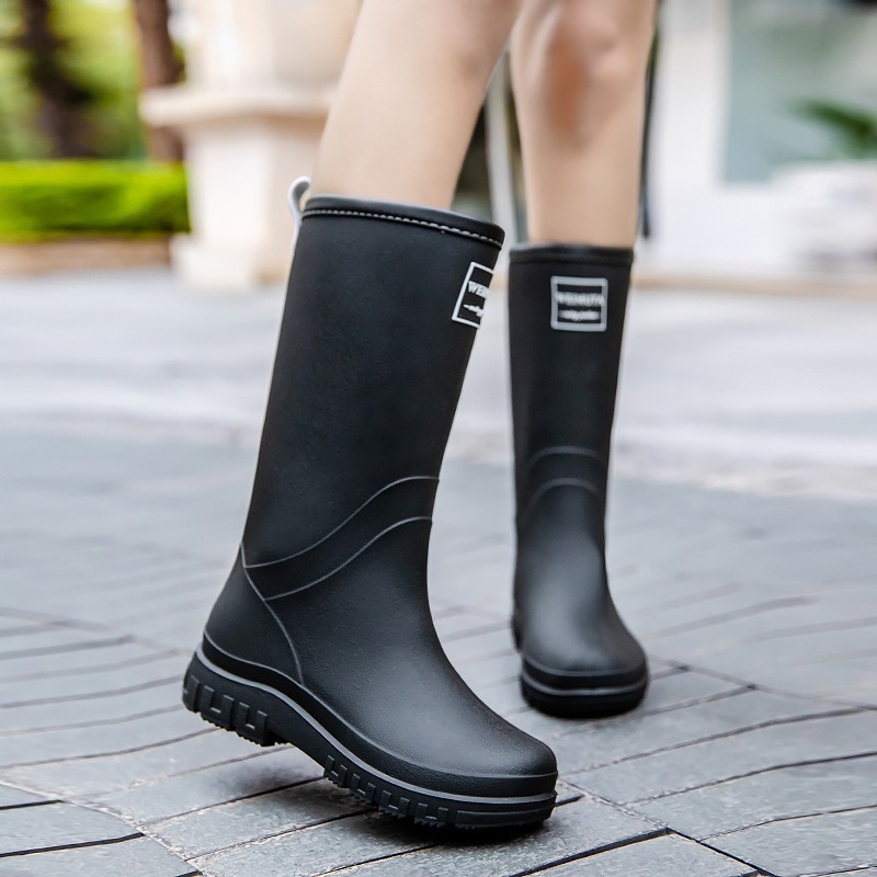 Ženske kišne čizme u korejskom stilu, vodootporne, srednje visoke, PVC gornji dio, slip-on zatvaranje, niski pet 1–3 cm