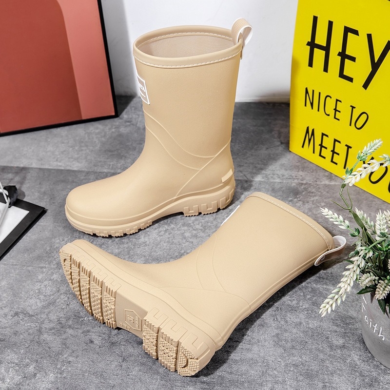 Ženske kišne čizme u korejskom stilu, vodootporne, srednje visoke, PVC gornji dio, slip-on zatvaranje, niski pet 1–3 cm