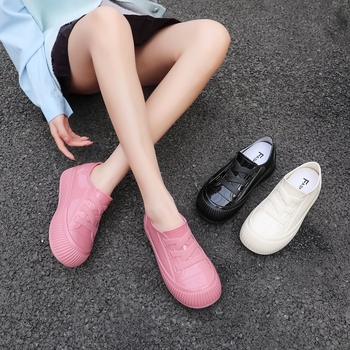 Ženske kišne čizme s niskim vrhom, PVC gornji dio, protuklizna debela potplata, slip-on, srednja visina pete 3–5 cm