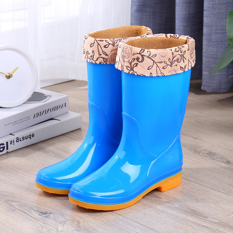 Ženske PVC čizme za kišu, srednje visine do potkoljenice, niski pet 1–3 cm, jednobojne, pogodne za sve sezone