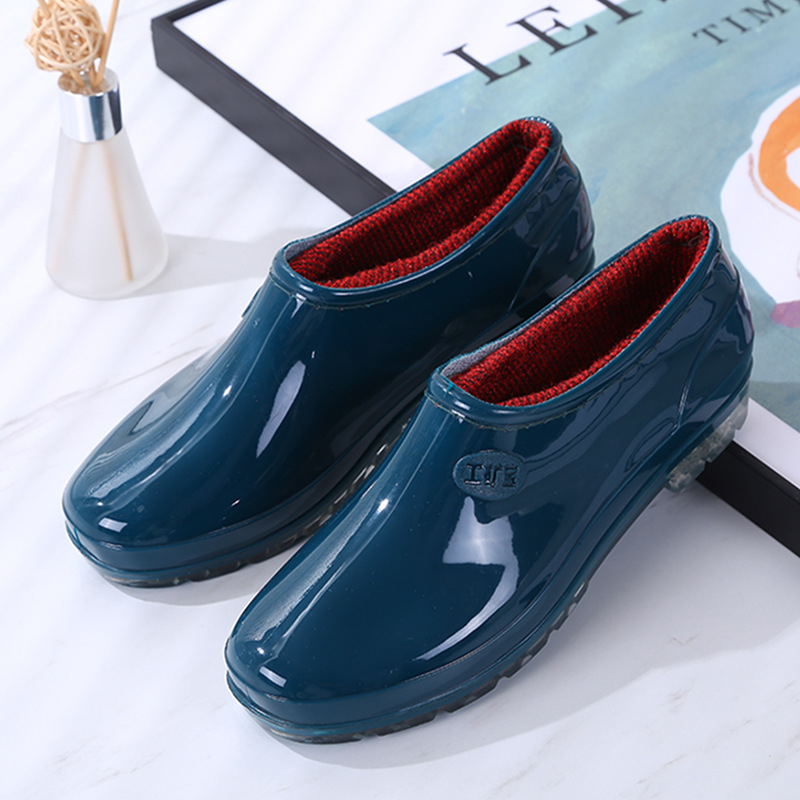 Dámske nízke čižmy do dažďa s fleecovou výstelkou, PVC vrchnák, slip-on, protišmyková podrážka – jar a jeseň