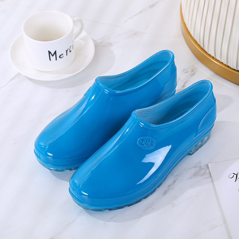 Dámske nízke čižmy do dažďa s fleecovou výstelkou, PVC vrchnák, slip-on, protišmyková podrážka – jar a jeseň