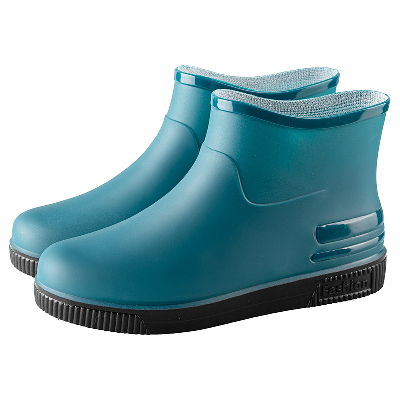 Ženske kišne čizme - PVC gornji dio, kratka visina čizme, niski pet 1–3 cm, četiri sezone