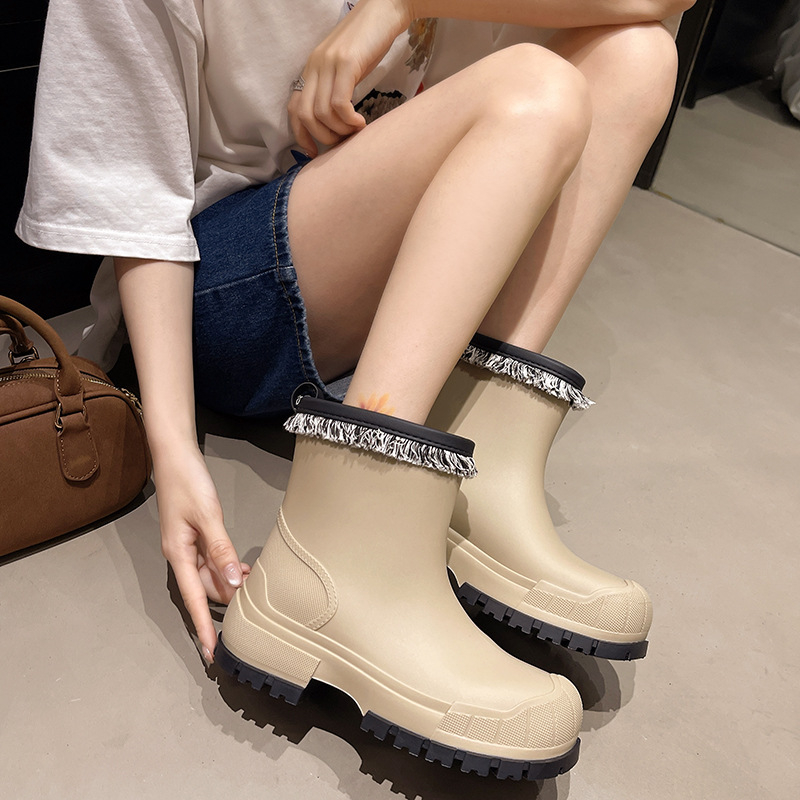 Γυναικείες PVC μπότες βροχής, χαμηλό ύψος, 3–5 cm τακούνι, μονοχρωμικός σχεδιασμός