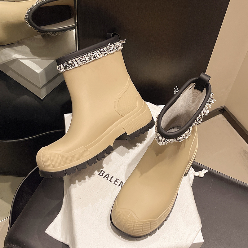 Γυναικείες PVC μπότες βροχής, χαμηλό ύψος, 3–5 cm τακούνι, μονοχρωμικός σχεδιασμός