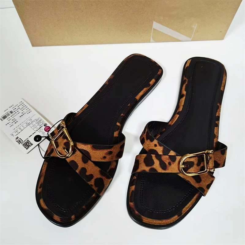 ZA rimske sandale s ravnim potplatom, leopard uzorak, križni remeni s kopčom, četvrtasti vrh