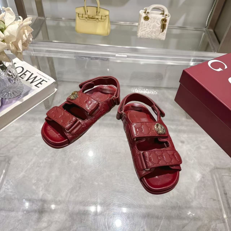 Ženske plažne sandale sa Velcro zatvaračem, okrugla vrh, gumeni potplat, gornji dio od kože prvog sloja, podstava od ovčje kože