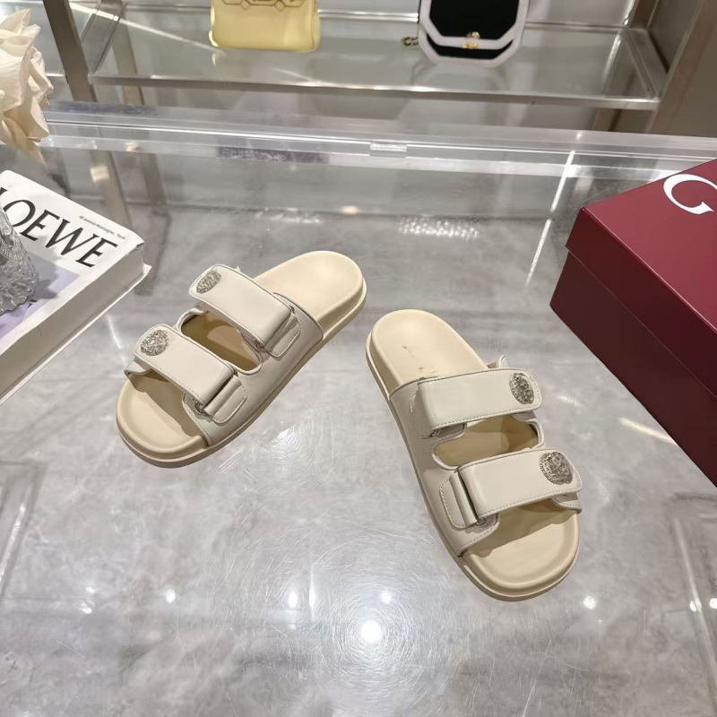 Ženske plažne sandale sa Velcro zatvaračem, okrugla vrh, gumeni potplat, gornji dio od kože prvog sloja, podstava od ovčje kože