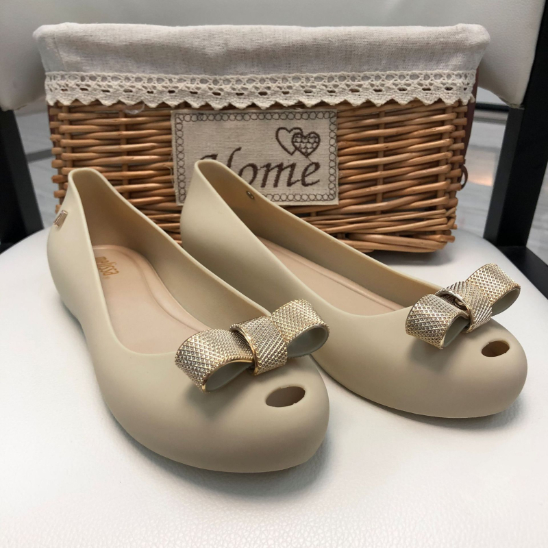 Damske casual sandale s PVC gornjim dijelom, prst u obliku riblje usta, ravna peta, đon s tehnologijom ubrizgavanja, nizak profil
