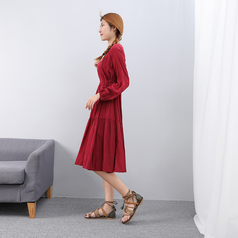 Πέδιλα με λουριά σε ρωμαϊκό στυλ, επάνω από μικροϊνες, καουουτσ σόλα, στρογγυλή μύτη