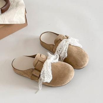 Ženske slip-on sandale s čipkastim prstom, gornji dio od umjetne kože, gumena potplat, podstava od tkanine, ravni đon 0–3 cm