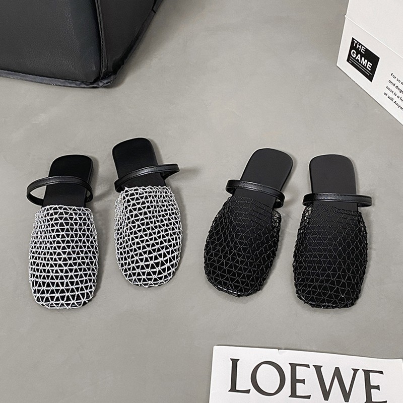 Ženske rimske sandale s mrežastim tkanjem i izrezima - Slip-On, okrugla prstna kapica, ravna potplata, PU gornji dio i PU potplat, prozračne, lagane, protuklizne