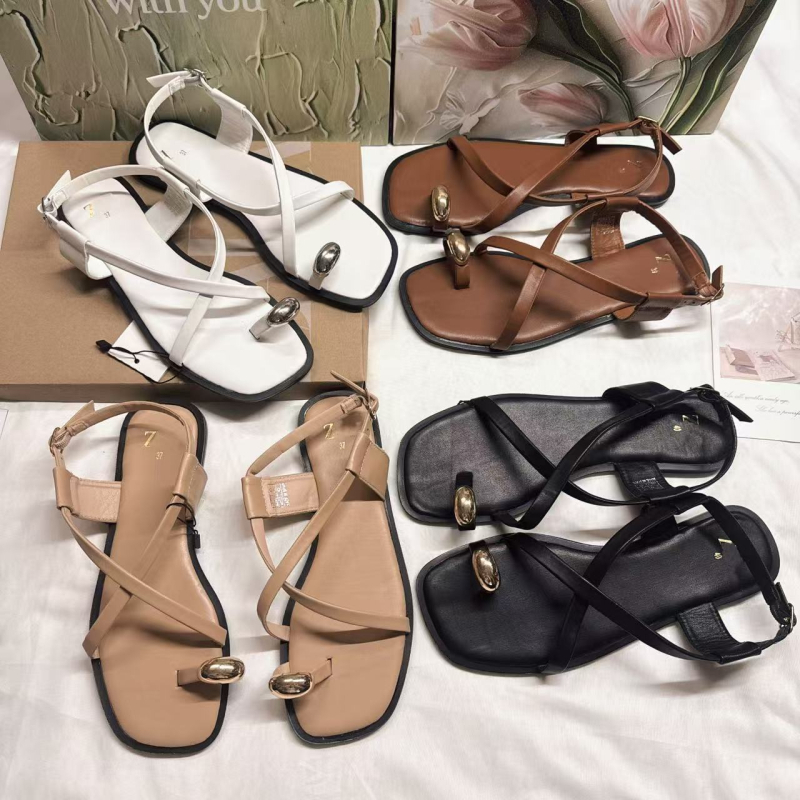Flip-flop sandale s četvrtastim nosom, niski gornji dio, stražnji remen, prozračne i lagane PU đonove