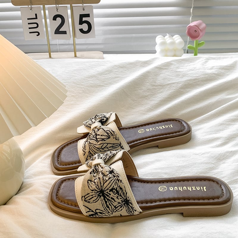 Ženske sandale s PU gornjim dijelom i gumom, camouflage uzorak, Slip-On zatvaranje, ravna potplata – ljeto 2025