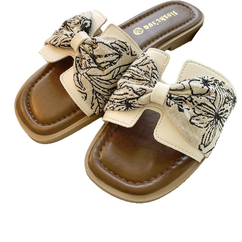 Ženske sandale s PU gornjim dijelom i gumom, camouflage uzorak, Slip-On zatvaranje, ravna potplata – ljeto 2025