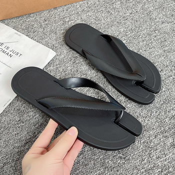 Ženske japanke s ravnom podnožjem, retro rimski dizajn s odjelom za prste, PVC gornji dio, TPU đon, PVC/TPU unutrašnjost, protuklizno, proljeće 2024