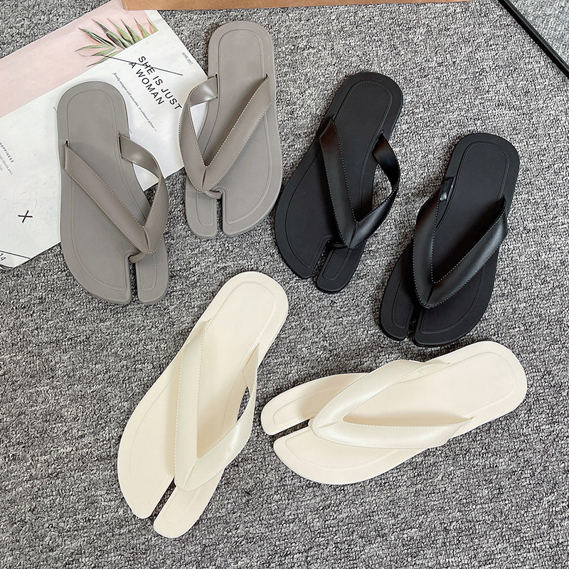Ženske japanke s ravnom podnožjem, retro rimski dizajn s odjelom za prste, PVC gornji dio, TPU đon, PVC/TPU unutrašnjost, protuklizno, proljeće 2024