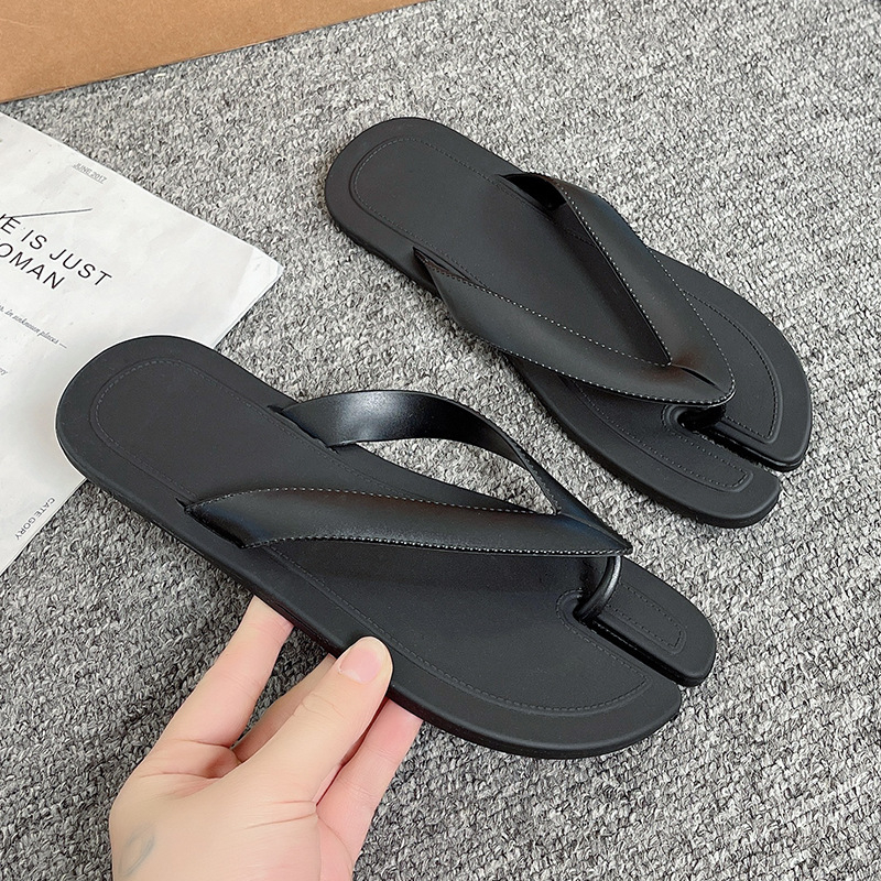 Ženske japanke s ravnom podnožjem, retro rimski dizajn s odjelom za prste, PVC gornji dio, TPU đon, PVC/TPU unutrašnjost, protuklizno, proljeće 2024